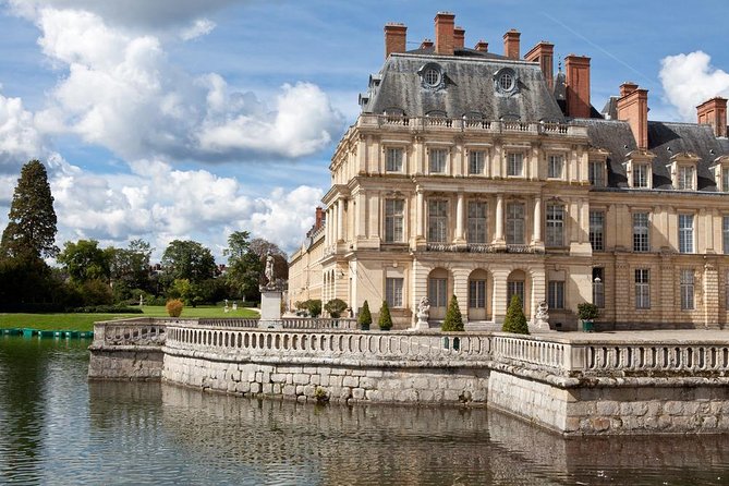 Day Trip to Fontainebleau : Horse Riding, Gastronomy and Castle - An Elegant Day Out Combining Horse Riding, Gastronomy, and Castle Tour