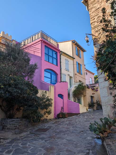 Day Trip to France with Girona Visit from Barcelona - Exploring Girona’s Historic Old Town