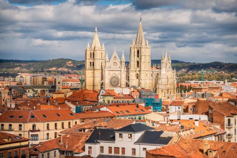 Day trip to León, Astorga, and Castrillo de los Polvazares - Key Points