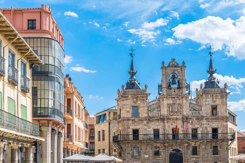 Day trip to León, Astorga, and Castrillo de los Polvazares - Exploring Castrillo de los Polvazares