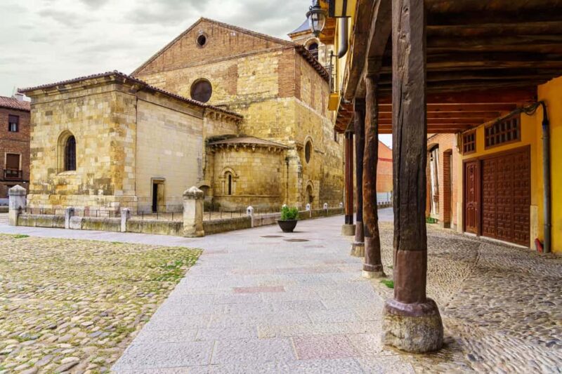 Day trip to León, Astorga, and Castrillo de los Polvazares - The Itinerary and How It Balances Sightseeing