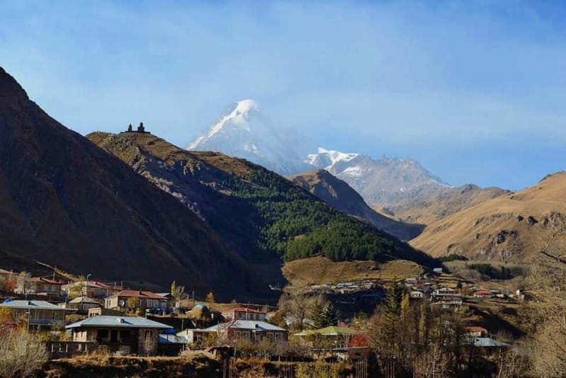Day Trip to Mount Kazbegi and Gudauri with Licensed Guide - Visiting the Ananuri Complex Near Zhinvali Reservoir