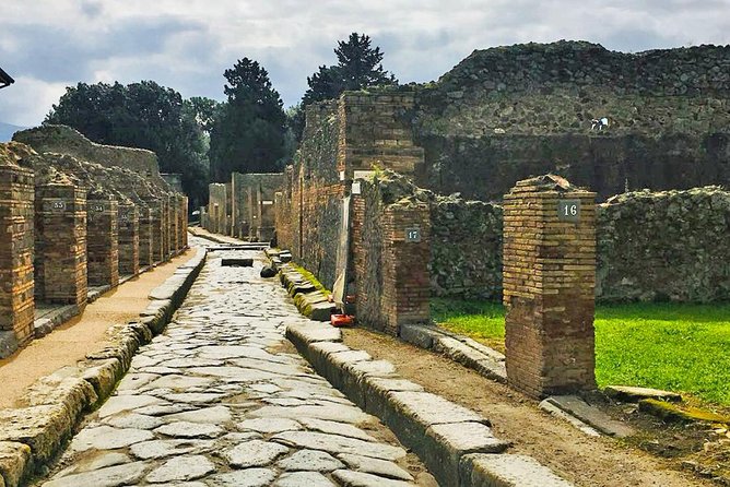 Day trip to Pompeii from Naples - Key Points