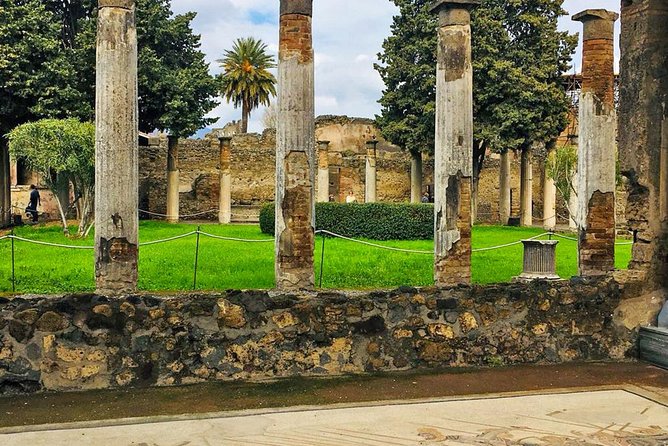 Day trip to Pompeii from Naples - The Experience Inside Pompeii: Self-Guided Freedom