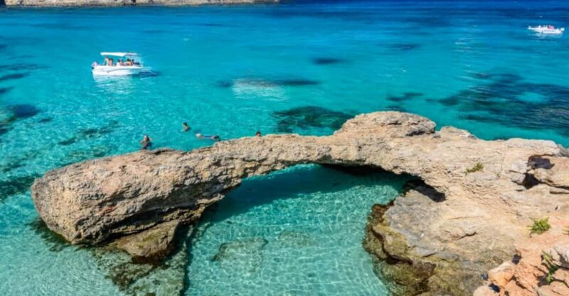 Daylong Delight - Trips in Malta, Dalet Qorrot & Comino - Key Points