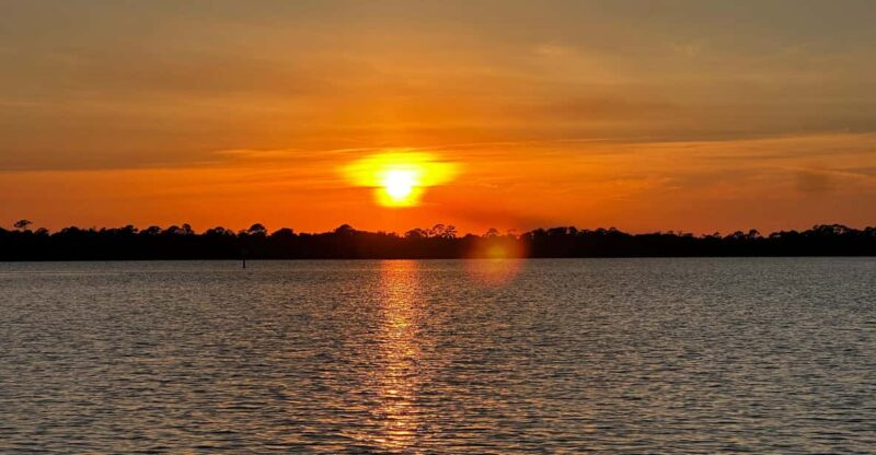 Daytona Beach: Small Group Champagne Sunset Cruise - Spotting Dolphins and Manatees