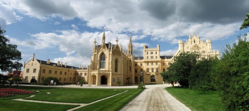 Daytrip from Prague - Mikulov with a stop at Lednice chateau - Key Points