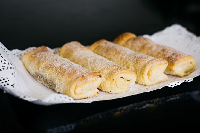 Daytrip to Sintra from Lisbon - Local Company & Small Groups! - The Guide and Atmosphere on the Tour