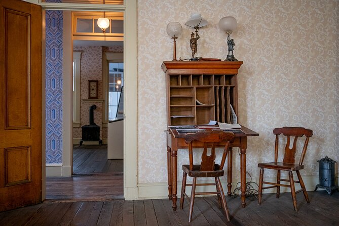 DC Civil War and President Lincoln History and Art Walking Tour - Touring the Petersen Boarding House