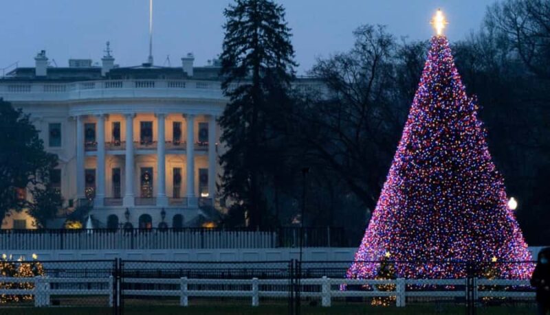 DC: Downtown Ultimate Holiday Walking Tour with Hot Cocoa - Reflecting on Christmas During Wartime at the WWI Memorial