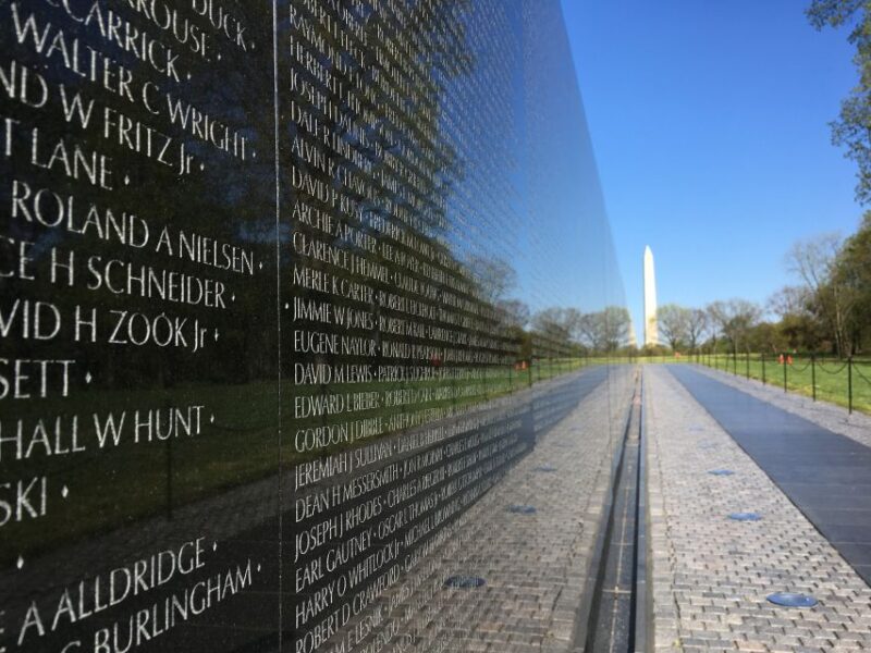 DC Monuments & Memorials Architectural Walking Tour - Starting at the Washington Monument and Exploring Its Controversies