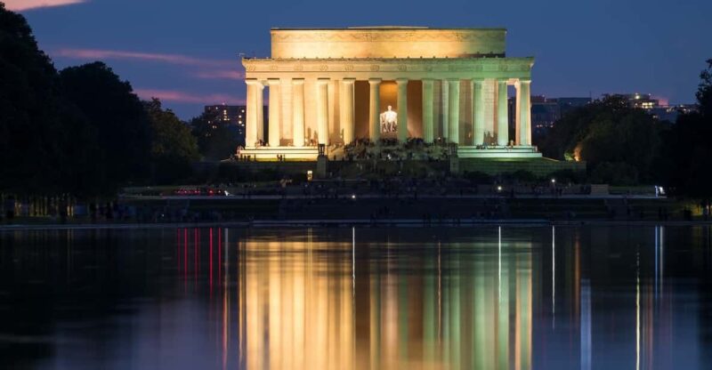 DC: Monuments & Memorials Sunset Tour by Open-top Bus - Experience the Nighttime Atmosphere of Washington DC