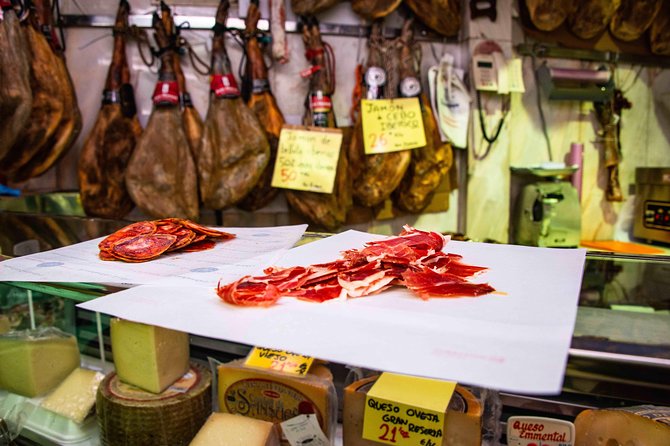 De Mercados: A Neighborhood Market and Food Tour - Key Points