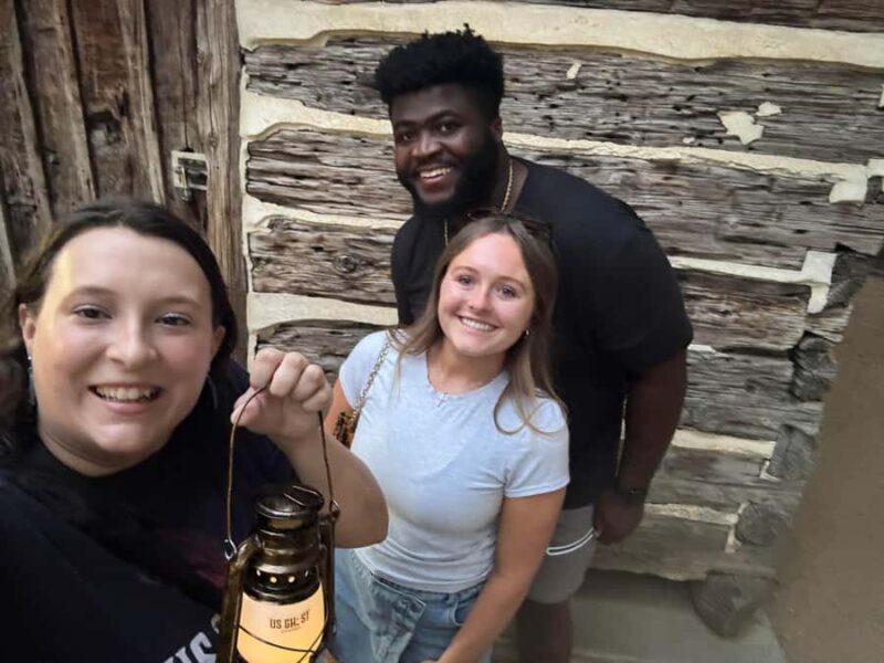 Deadly Dallas Ghost Tours: Blood, Bones & Burials - Guides and Storytelling Style