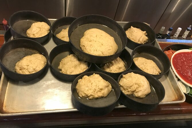 Deep Dish Cooking Class at Pizzeria Uno in Chicago - Suitable For Solo, Couples, and Groups