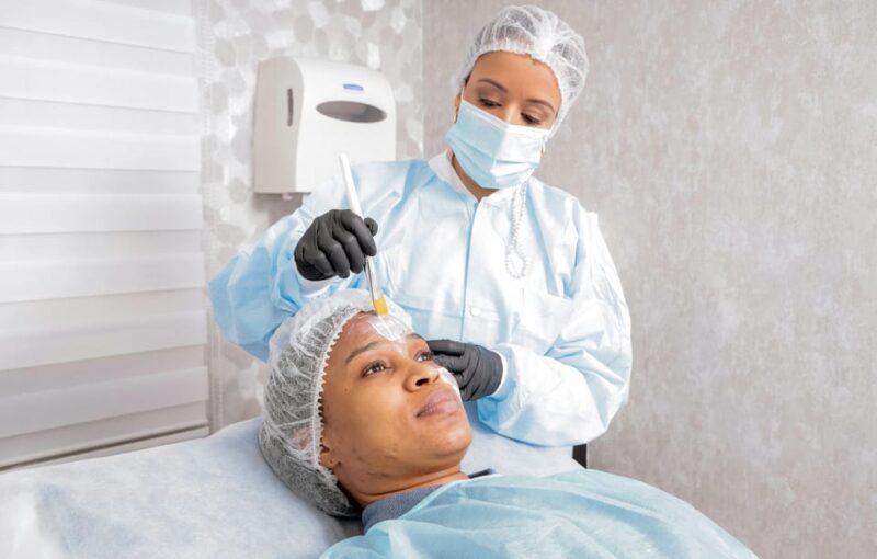 Deep facial cleansing. - The Location and Setting of the Facial Cleansing