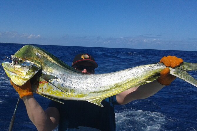 Deep sea fishing charters in Fort Lauderdale aboard 52' Hatteras - Key Points