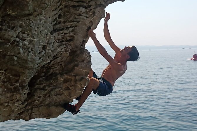 Deep Water Solo and Cliff Jumping Tour in Split - Key Points