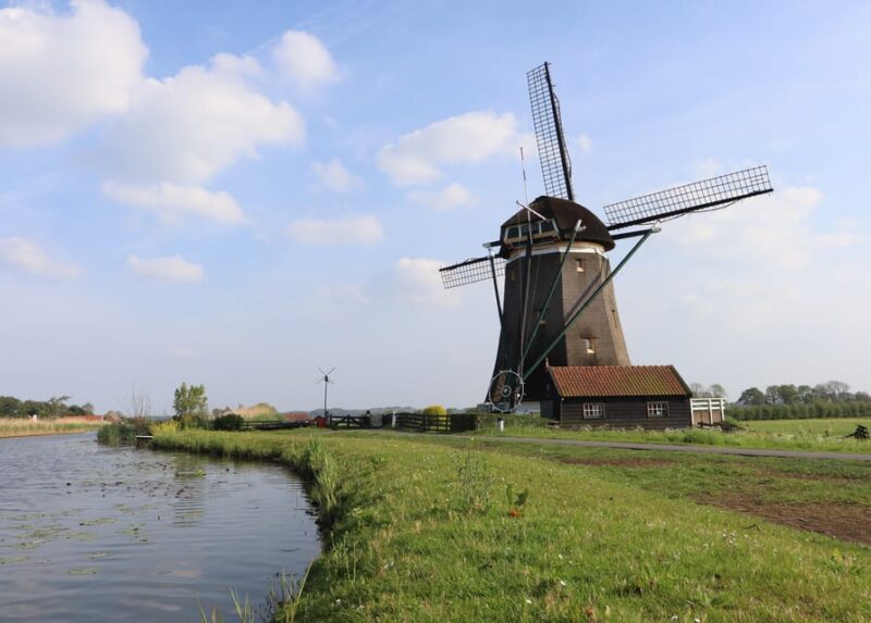Delft and Volendam: Cheese, Clogs & Windmills (Small Group) - Exploring the Fishing Village of Volendam