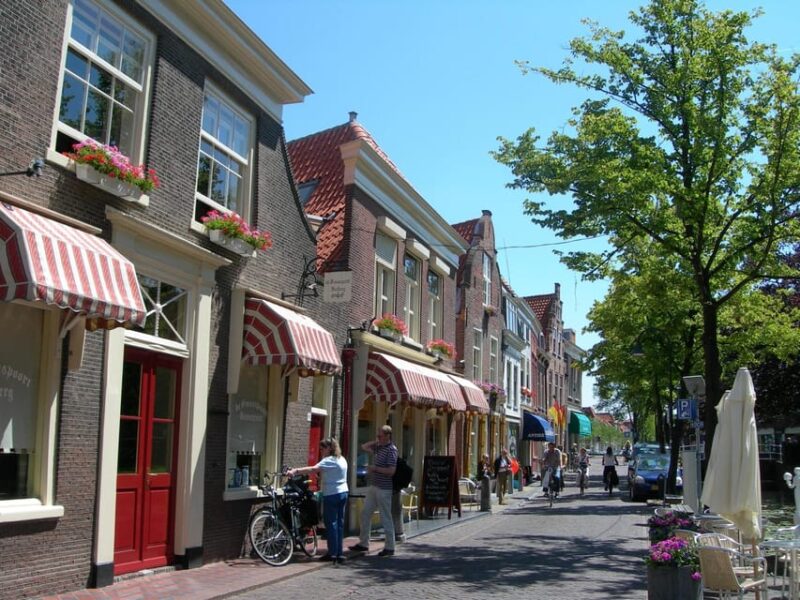 Delft: City Center Walking Tour - The Vermeer Centrum and Artistic Heritage