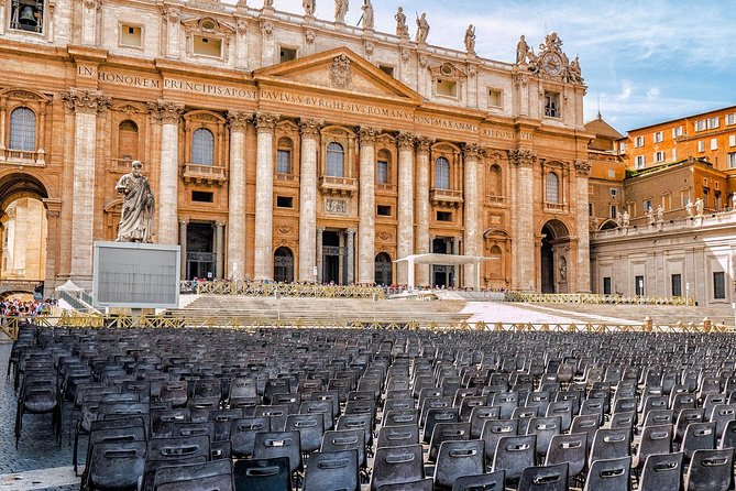 Delivery of access tickets for Papal audience in Saint Peter's Square - Who Should Choose This Ticket Delivery Service?