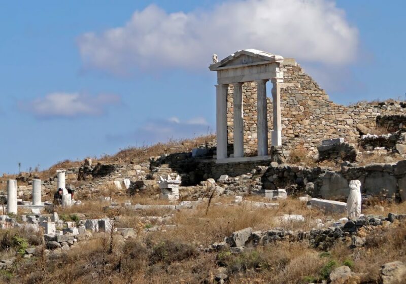 Delos Synagogue: Jewish Heritage Private Tour from Mykonos - The Experience from the Guide: Knowledgeable and Engaging
