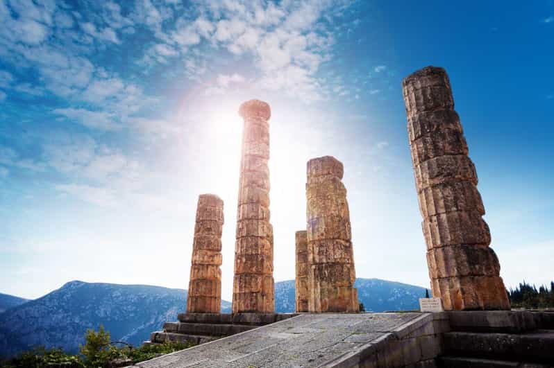 Delphi, Corycian Cave, and 300 Battlefield private tour - Scenic Lunch with a View of the Delphi Riviera