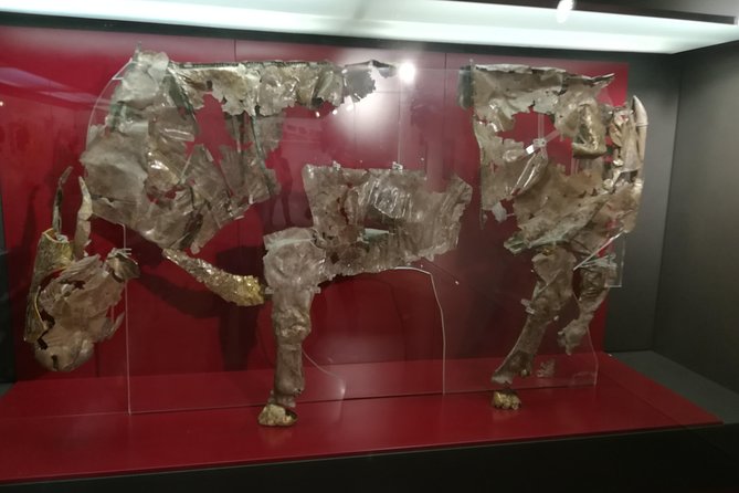 Delphi Full Day Private Tour: Temple of Apollo, Museum, Navel of Earth & Oracle - Delphi Archaeological Museum: A Treasure Trove of Artifacts