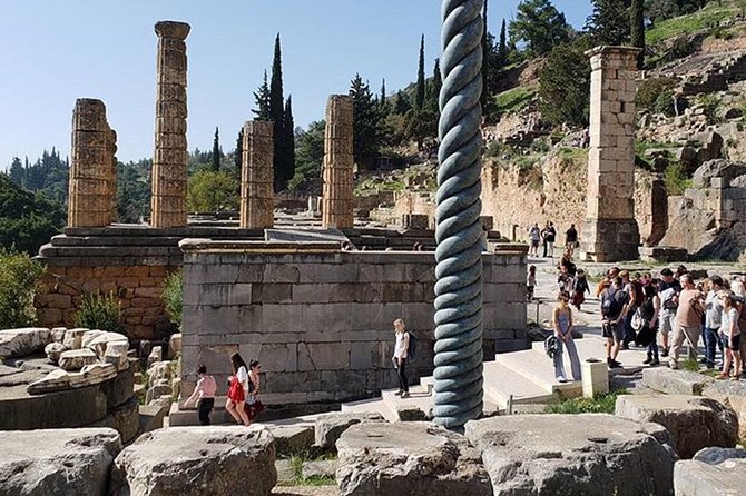 Delphi Full Day Private Trip From Athens With Lunch Overlooking the Sea - The Experience of the Private Driver