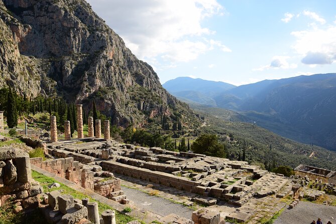 Delphi Full Day Tour luxury private tour - Lunch and Relaxation in a Village Taverna