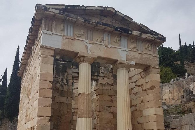 Delphi Guided Small Group Day Tour from Athens - Exploring the Delphi Museum’s Ancient Artifacts