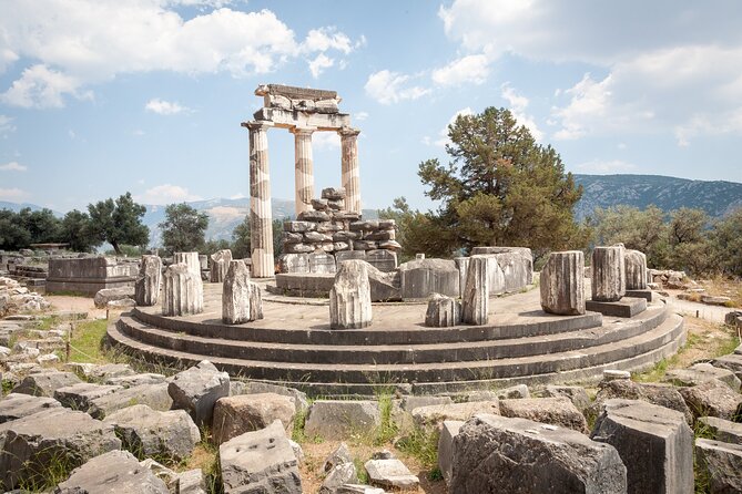 Delphi Guided Small Group Day Tour from Athens - Lunch and Free Time in the Modern Village of Delphi