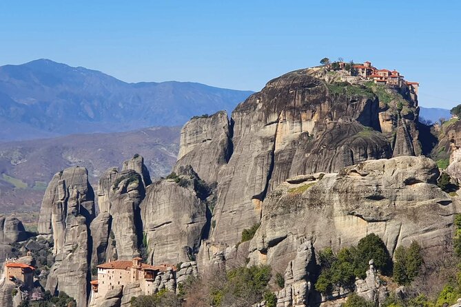 Delphi, Meteora and Thermopylae 2-Day Private Tour from Athens - The Battle of Thermopylae and King Leonidas’ Statue