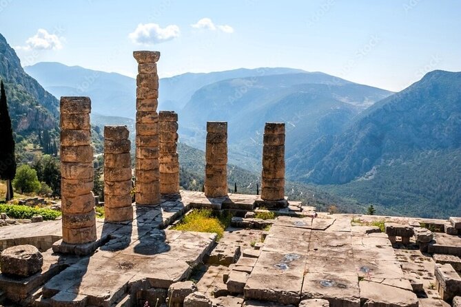 Delphi: Self-guided Audiovisual Tour with 3D Representations - Exploring the Tholos of Athena Pronaia