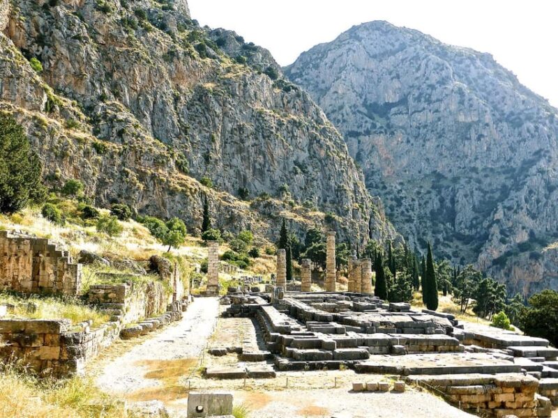 Delphi Skip-The-Line Private Tour - Expert Guide & Admission - Exploring the Temple of Apollo and Its Sculptures