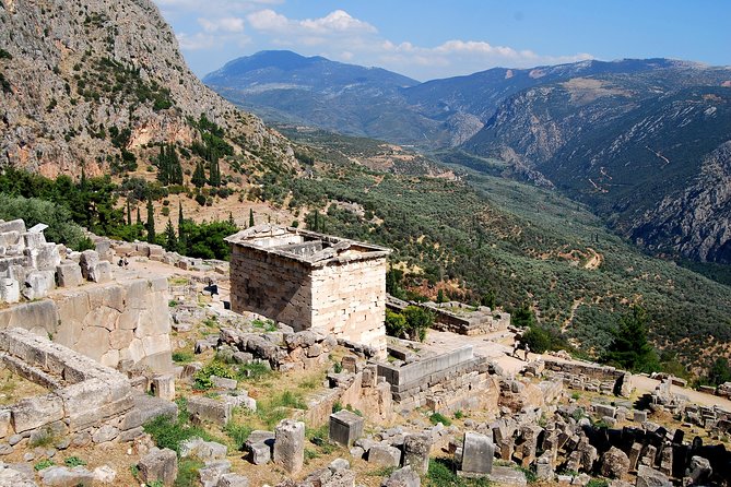 Delphi Two Days Tour from Athens - Journey to Arachova and Return to Athens