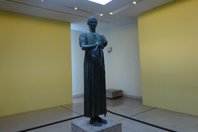 Delphi with Professional English guide and transportation - A Quick Stop in Arachova for Photos and Charm