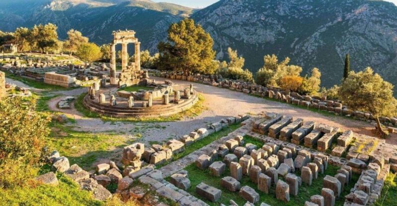 Delphi&Thermopylae private full day tour - Visiting the Ancient Sanctuary of Delphi