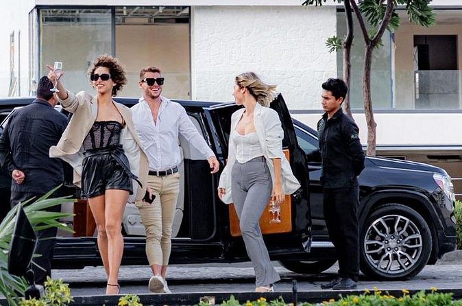 Deluxe Limousine GMC from Cancun Airport - What Past Customers Say About the Service