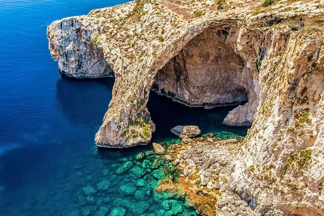 Deluxe Malta Tour for Cruise Passengers - Exploring the Grandmaster Palace’s Artistic Details