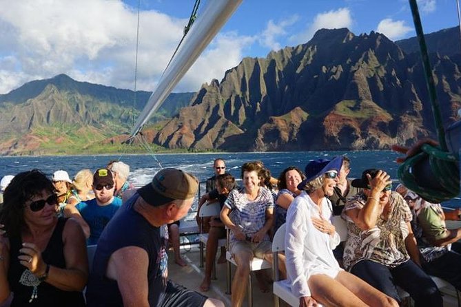 Deluxe Na Pali Sunset Tour on the Lucky Lady - Key Points