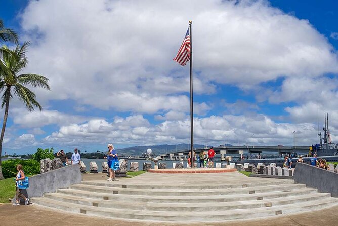 Deluxe Pearl Harbor, Arizona Memorial, and Visitor Center Tour - Additional Comforts and Included Items