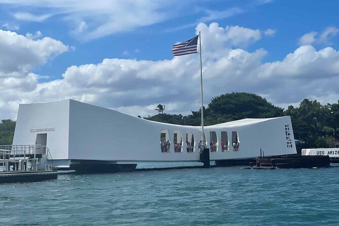 Deluxe Pearl Harbor USS Arizona Memorial and Honolulu City Tour - In-Depth Look at the Deluxe Pearl Harbor USS Arizona Memorial and Honolulu City Tour