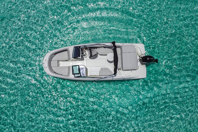 Deluxe Private Boats - 24 ft Sea Ray - Crew Expertise and Personalized Service