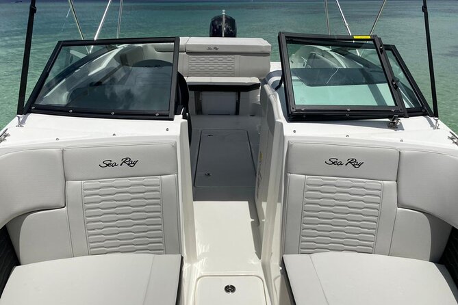 Deluxe Private Boats - 24 ft Sea Ray - Practical Details and Booking Information