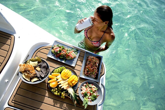 Deluxe Private Boats - 27 ft Sea Ray - Snorkeling Equipment and Comfort Onboard