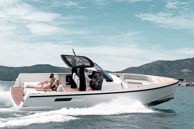 Deluxe Private Boats - 36 ft Fjord - Key Points