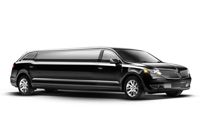 Deluxe Private tour by stretch limousine, choose 3 or 5 hour tour - Navigating the Financial District and SoHo