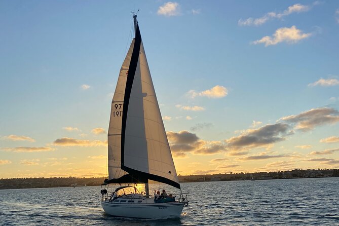 Deluxe Sunset & Day Sail Small Group - Shelter Island: A Quiet Waterfront Retreat