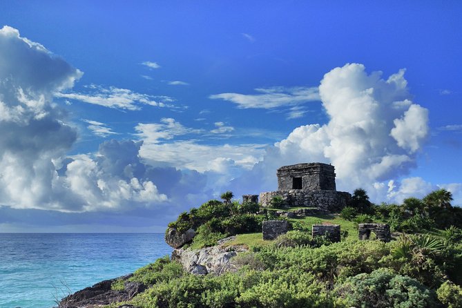 Deluxe Tour 4x1 Tulum, Coba, Cenote Kuxtal and Playa Del Carmen - Shopping and Culture on Quinta Avenida in Playa del Carmen